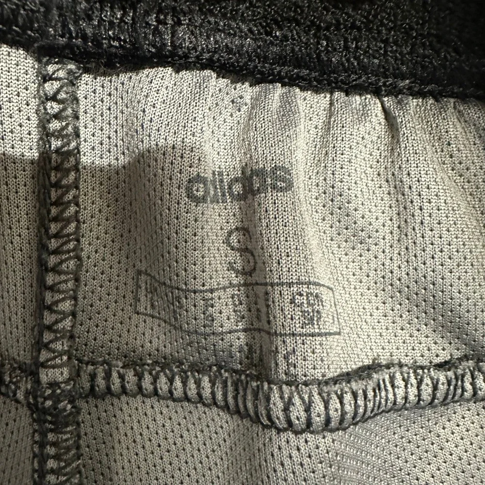 Adidas Shorts Mens Size S Gray Heather Athletic Gym Pockets Good Condition Snag